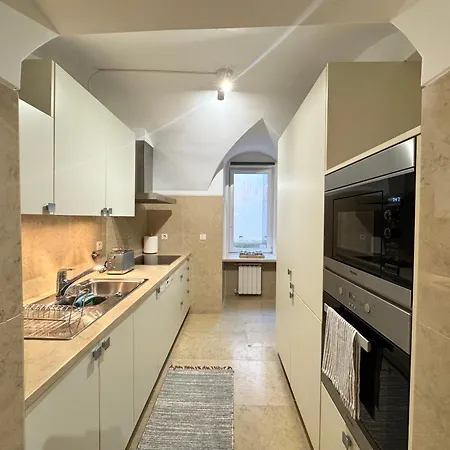 Estacao Santa Apolonia Habitación en casa particular *